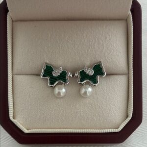 Elegant Green horse pearl Earrings|silver earrings|Christmas gift for her